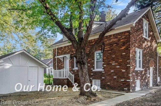 18611 RUNYON Street, Detroit, MI 82343