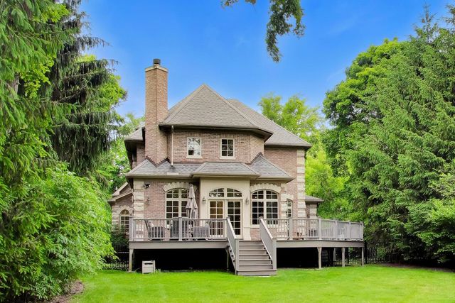 995 Old Elm Place, Glencoe, IL 60022