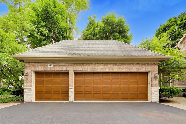995 Old Elm Place, Glencoe, IL 60022