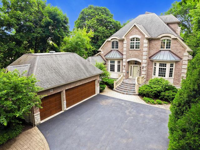 995 Old Elm Place, Glencoe, IL 60022