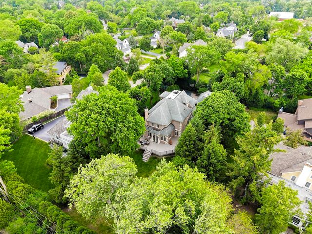 995 Old Elm Place, Glencoe, IL 60022