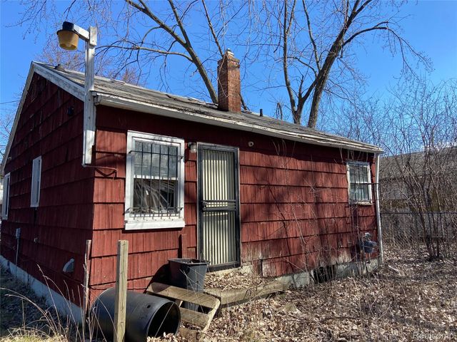 140 E Alma Avenue, Flint, MI 48505