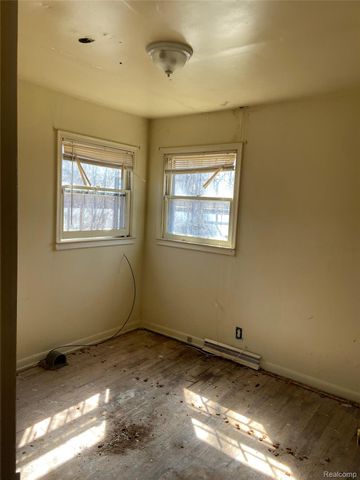 140 E Alma Avenue, Flint, MI 48505