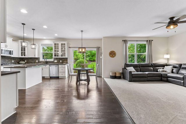 2442 Lacy Lane, Victoria, MN 55386