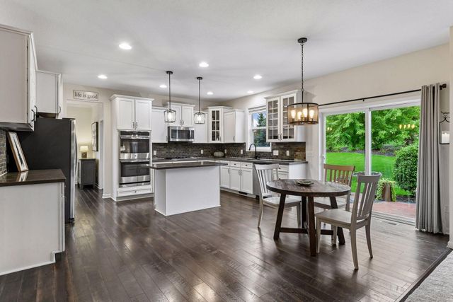 2442 Lacy Lane, Victoria, MN 55386