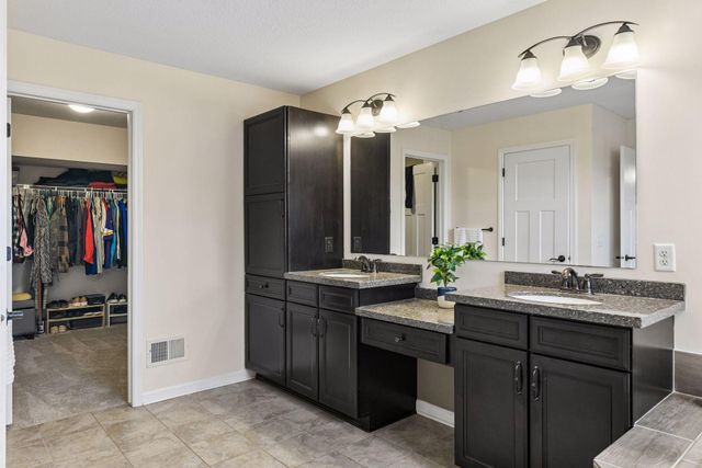 2442 Lacy Lane, Victoria, MN 55386