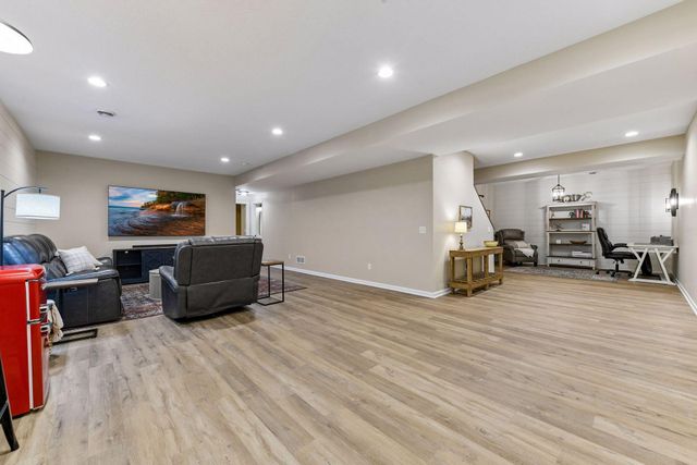 2442 Lacy Lane, Victoria, MN 55386
