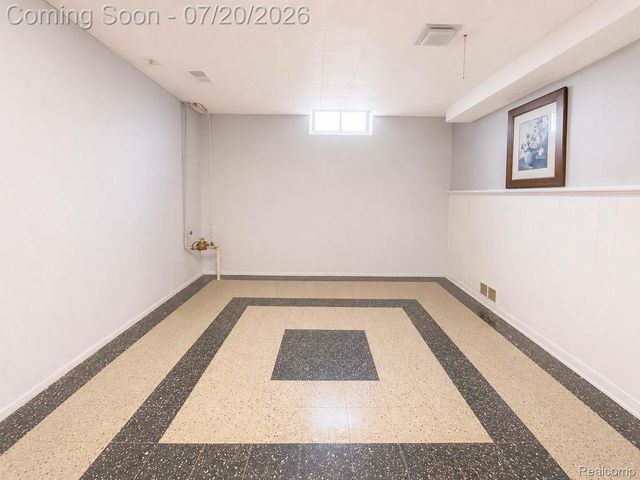 9100 Brentwood Street, Livonia, MI 48150