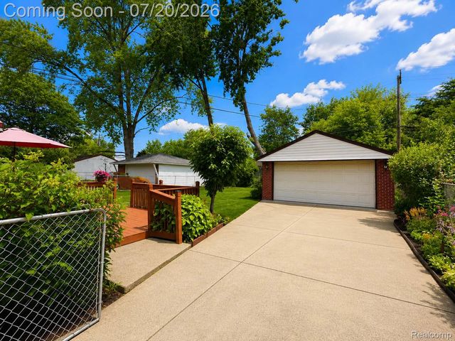 9100 Brentwood Street, Livonia, MI 48150