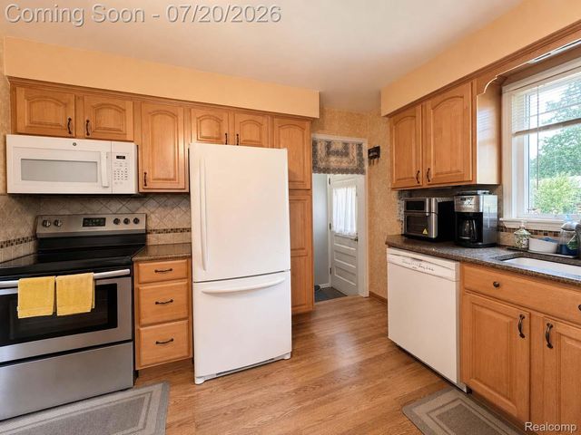 9100 Brentwood Street, Livonia, MI 48150