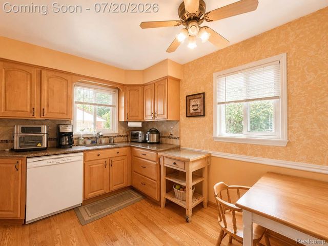 9100 Brentwood Street, Livonia, MI 48150