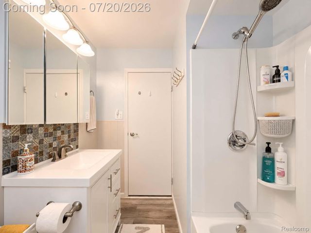 9100 Brentwood Street, Livonia, MI 48150
