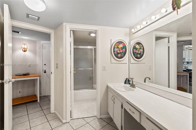 20500 W Country Club Dr 405, Aventura, FL 33180