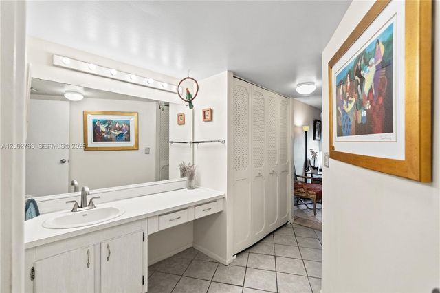 20500 W Country Club Dr 405, Aventura, FL 33180