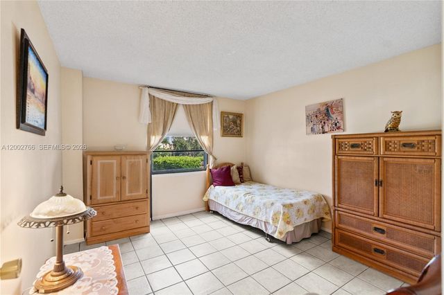 20500 W Country Club Dr 405, Aventura, FL 33180