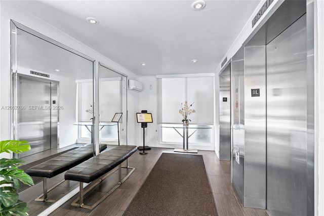 20500 W Country Club Dr 405, Aventura, FL 33180