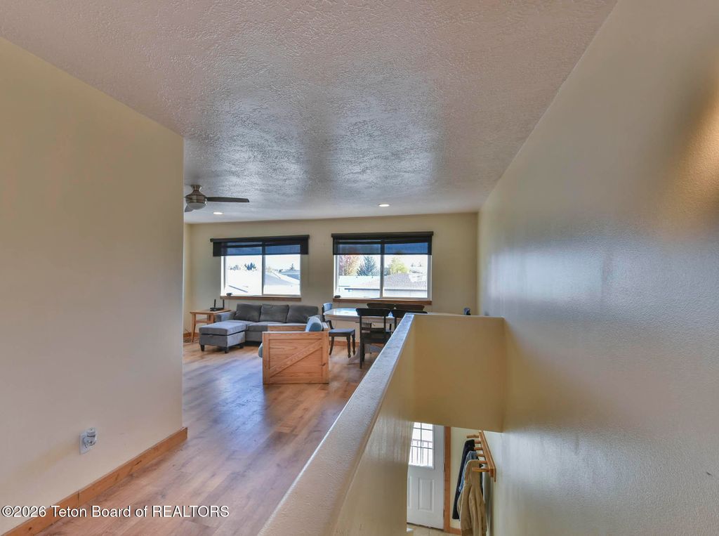 378 COLE Avenue, Pinedale, WY 82941 photo 4
