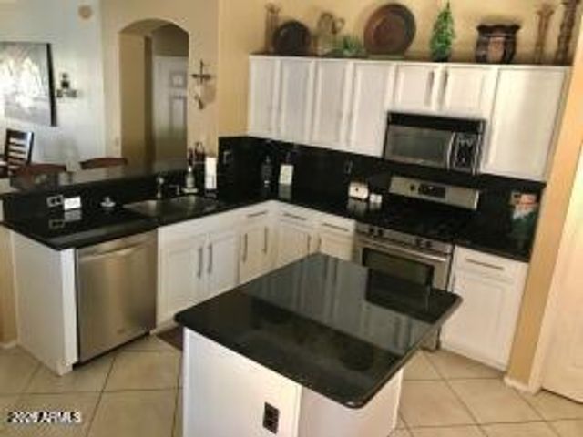 13264 W EDGEMONT Avenue, Goodyear, AZ 85395