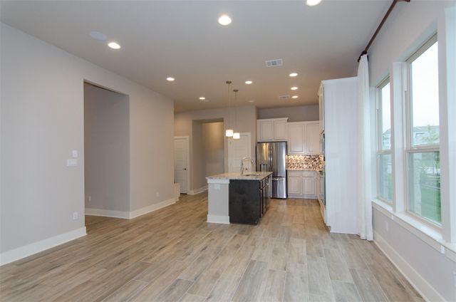 961 Centerra Hills CIR, Round Rock, TX 78665