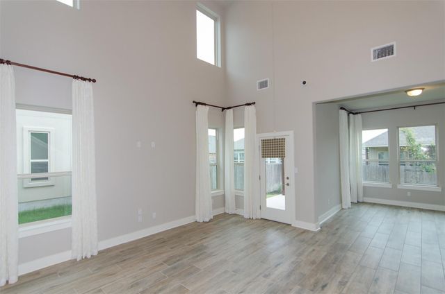 961 Centerra Hills CIR, Round Rock, TX 78665