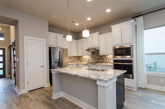 961 Centerra Hills CIR, Round Rock, TX 78665