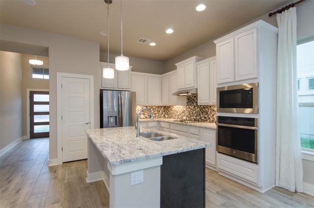 961 Centerra Hills CIR, Round Rock, TX 78665