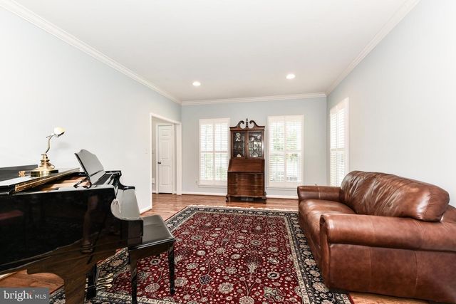 43478 GOLDEN MEADOW CIR, Ashburn, VA 20147
