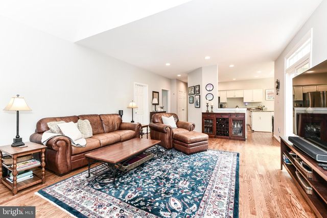 43478 GOLDEN MEADOW CIR, Ashburn, VA 20147