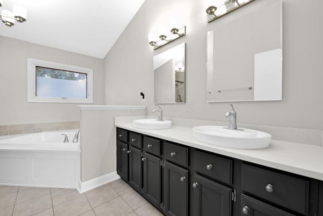 3419 River Landings Boulevard, Hilliard, OH 43026