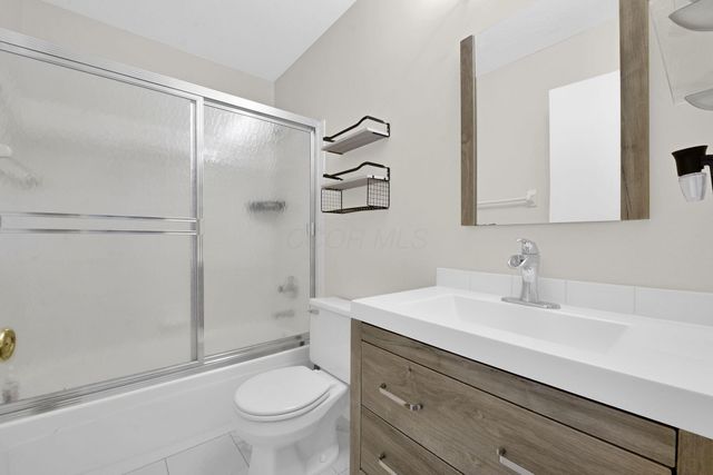 3419 River Landings Boulevard, Hilliard, OH 43026