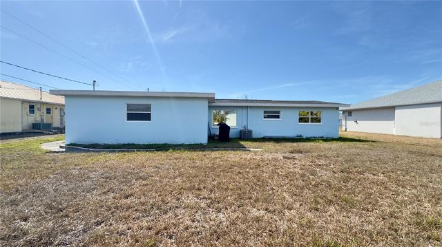 420 GREENWICH AVENUE NW, Port Charlotte, FL 33952
