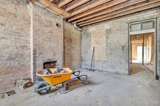 1602 John Street, Cincinnati, OH 45214