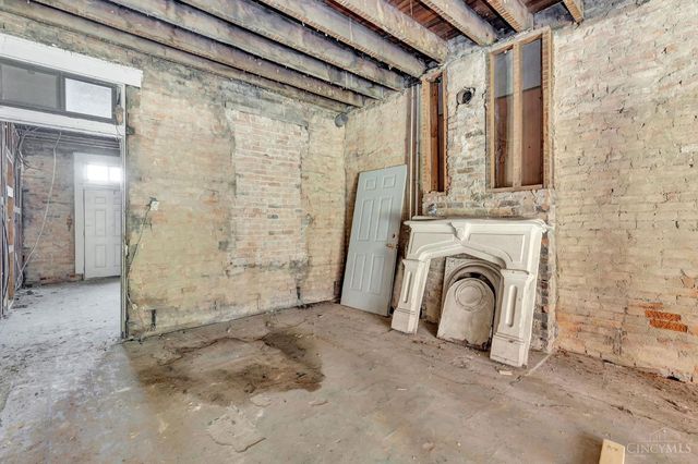 1602 John Street, Cincinnati, OH 45214