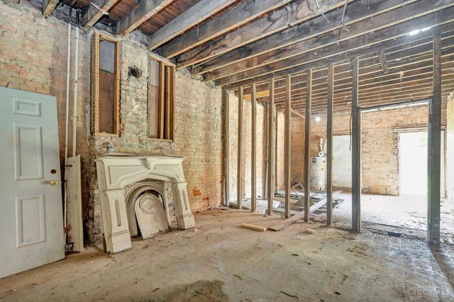 1602 John Street, Cincinnati, OH 45214