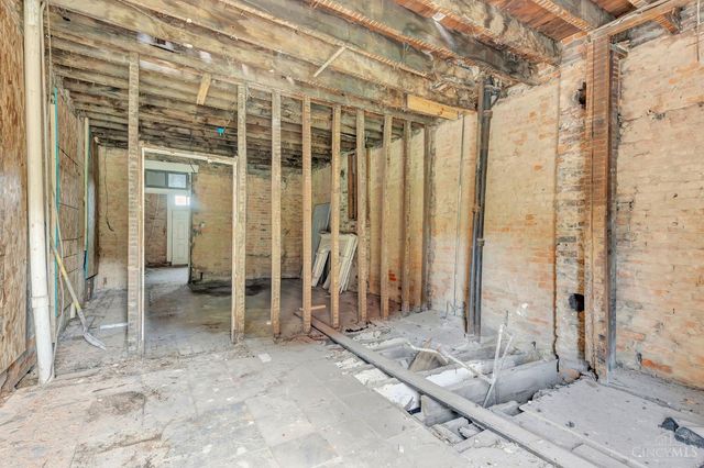 1602 John Street, Cincinnati, OH 45214