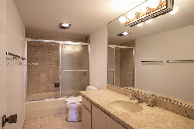 1800 NE 114th St 1704, Miami, FL 33181