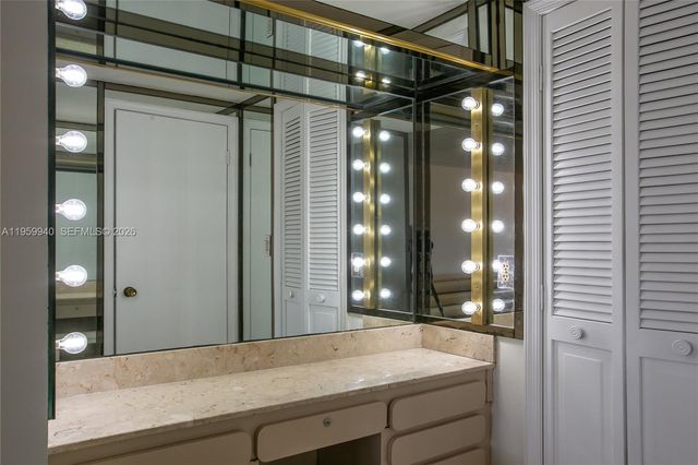 1800 NE 114th St 1704, Miami, FL 33181