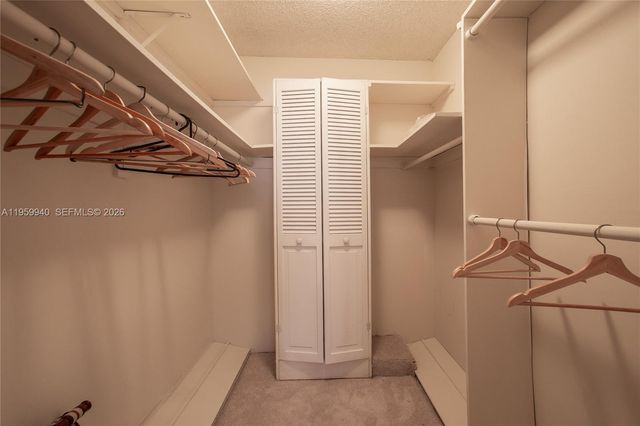 1800 NE 114th St 1704, Miami, FL 33181