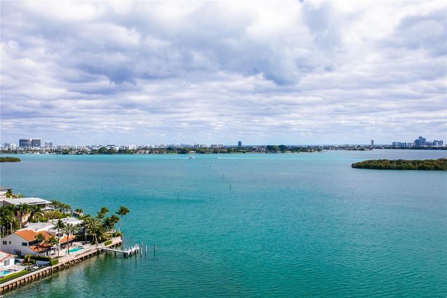 1800 NE 114th St 1704, Miami, FL 33181