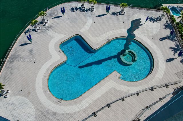 1800 NE 114th St 1704, Miami, FL 33181