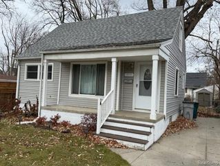 358 W Elza Avenue, Hazel Park, MI 48030