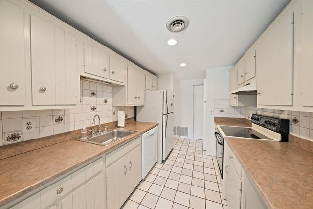 30 Church St 4, Braintree, MA 02184