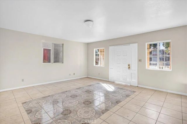 2039 W Florence, Los Angeles, CA 90047