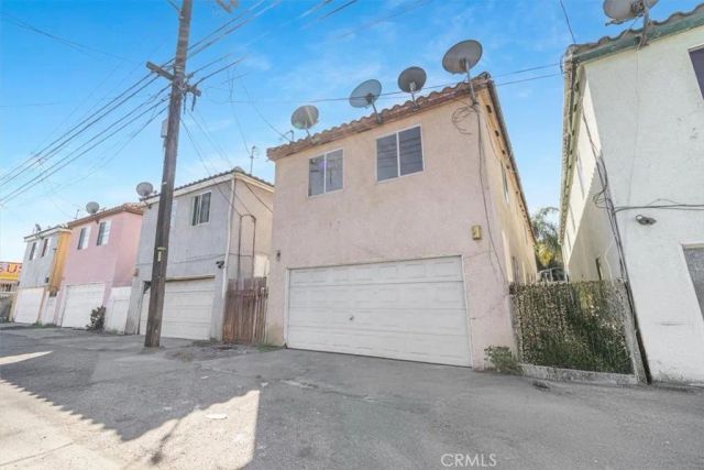 2039 W Florence, Los Angeles, CA 90047