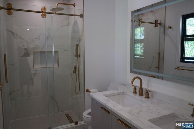 68 5th Street, Cresskill, NJ 07626