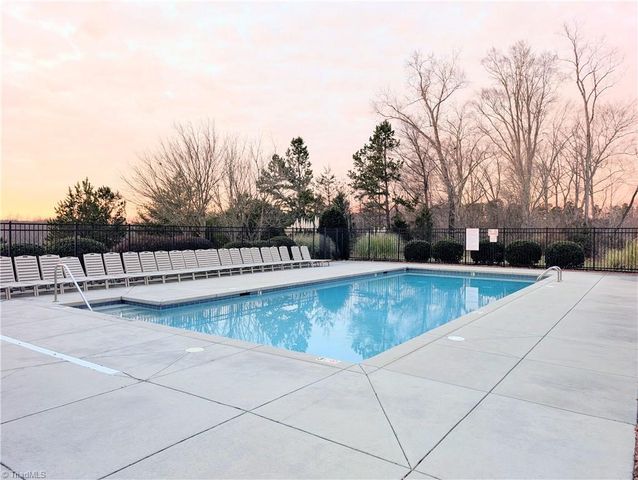 286 Meadowfield Run, Clemmons, NC 27012