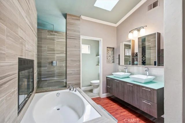 1672 Olympus Loop, Vista, CA 92081