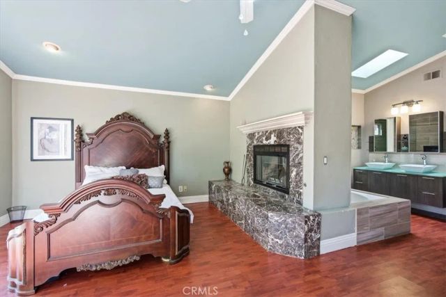 1672 Olympus Loop, Vista, CA 92081