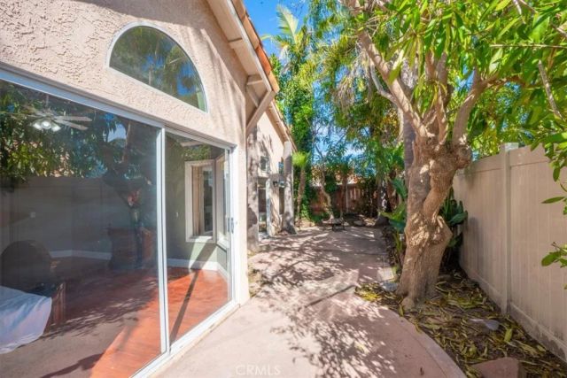 1672 Olympus Loop, Vista, CA 92081