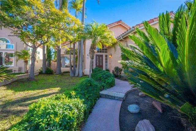 1672 Olympus Loop, Vista, CA 92081